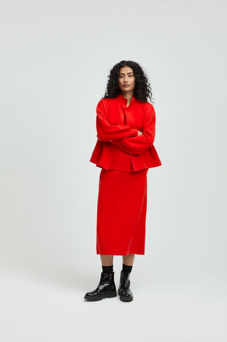 0510 SCARLET RE