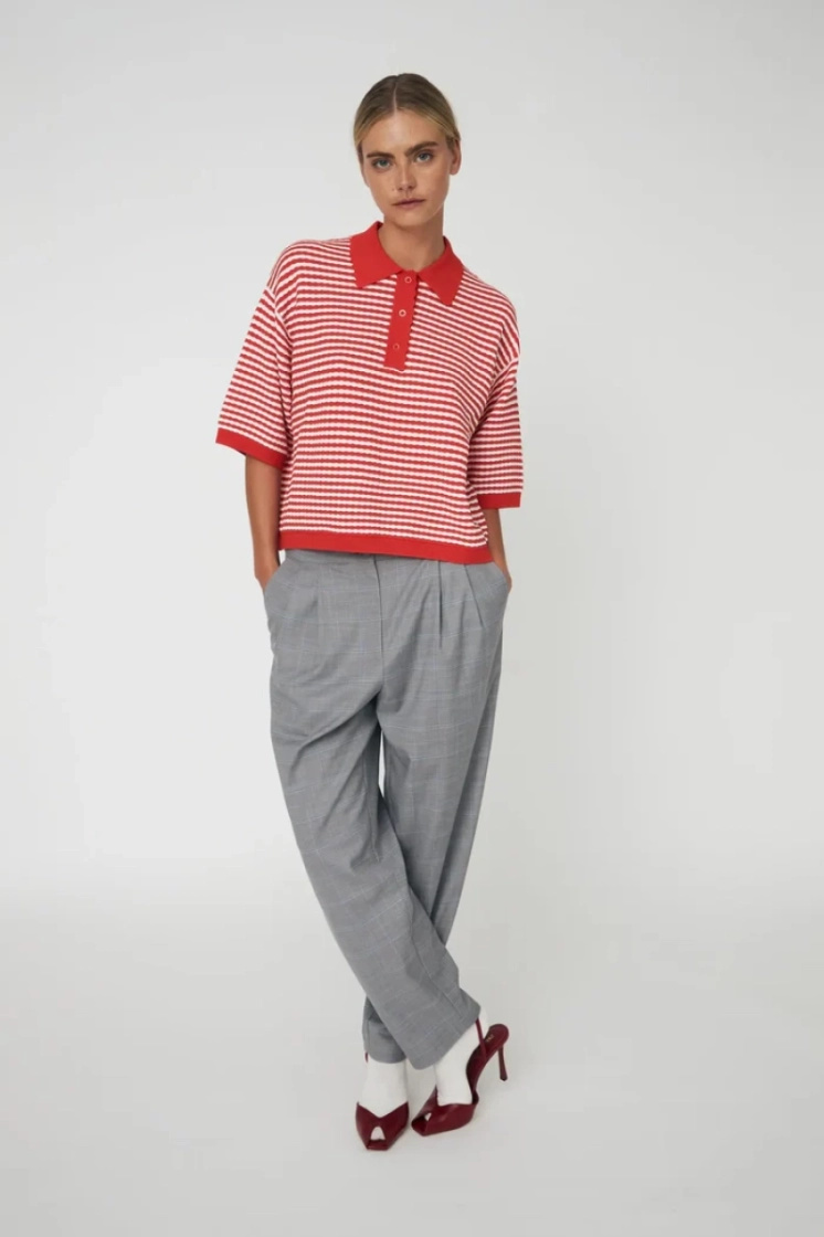  734 RED-CREME
