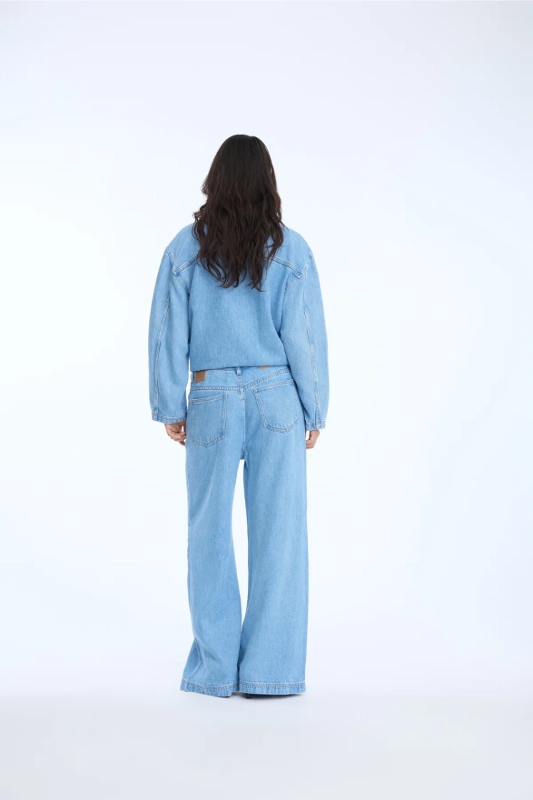  81 L.BLUE