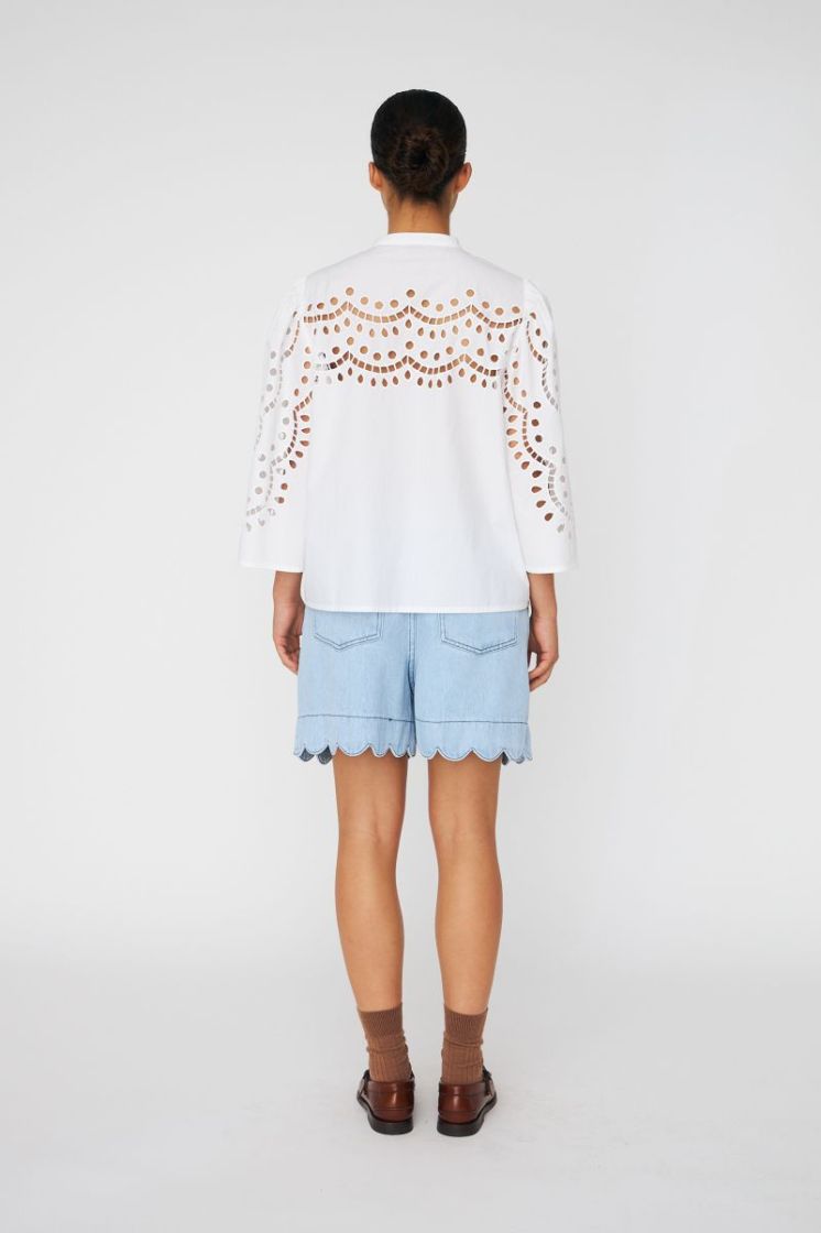  001 WHITE