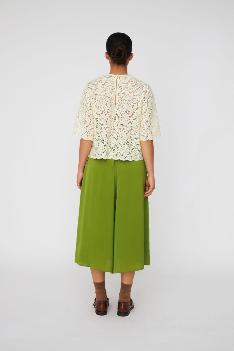  133 SOFT YELLOW