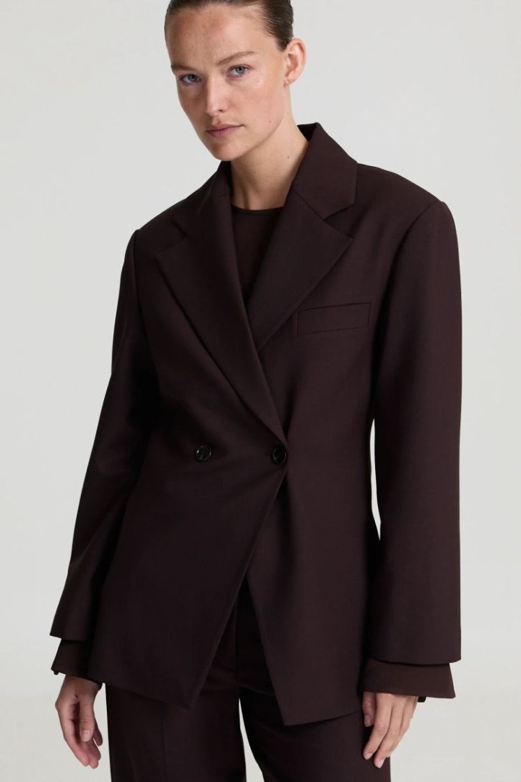 DARK BROWN