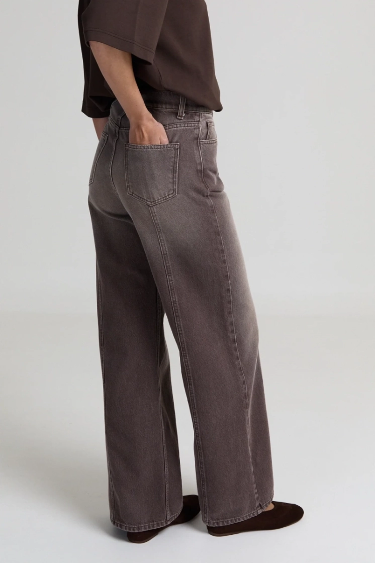 BROWN CHESTNUT