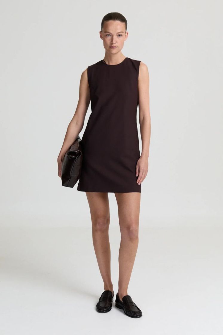 DARK BROWN