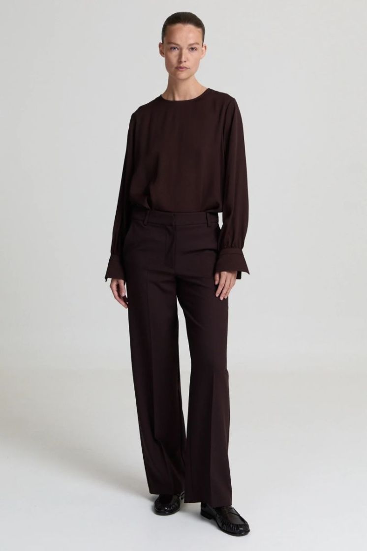 DARK BROWN