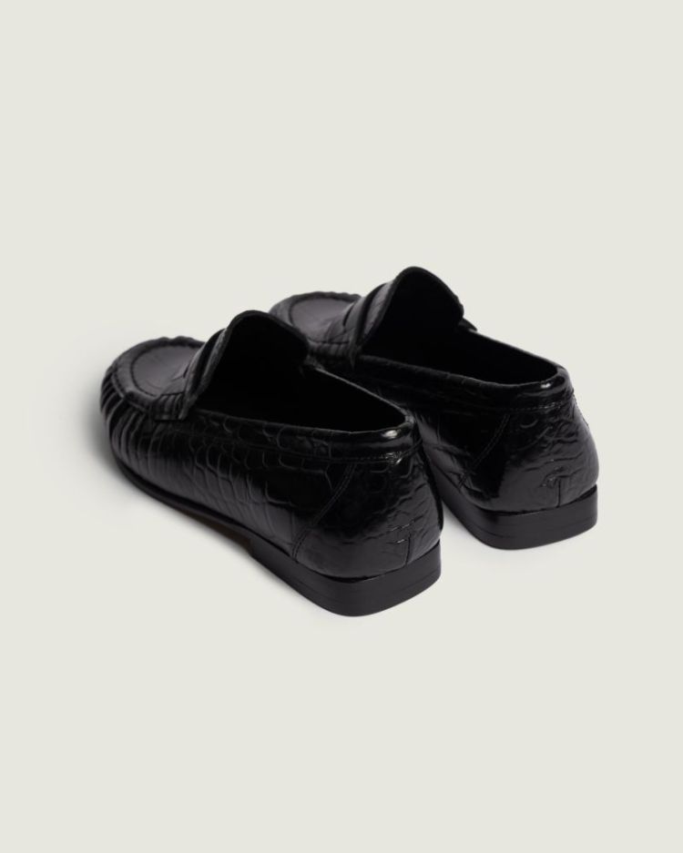  600 BLACK