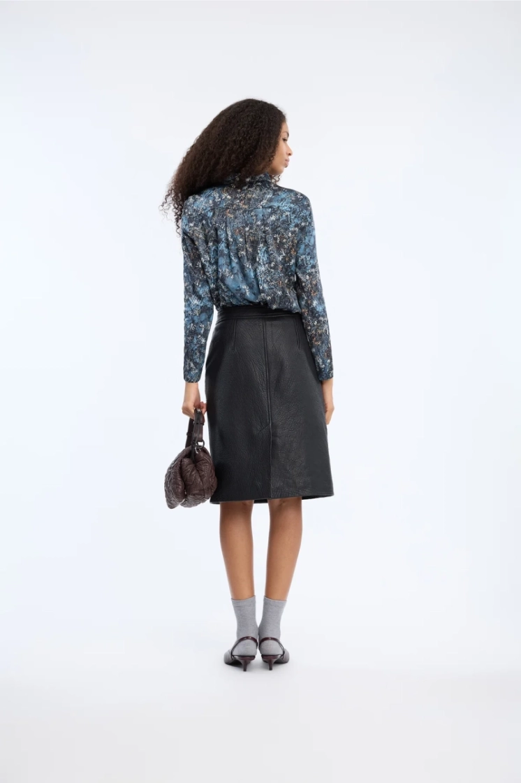  136 BLUE