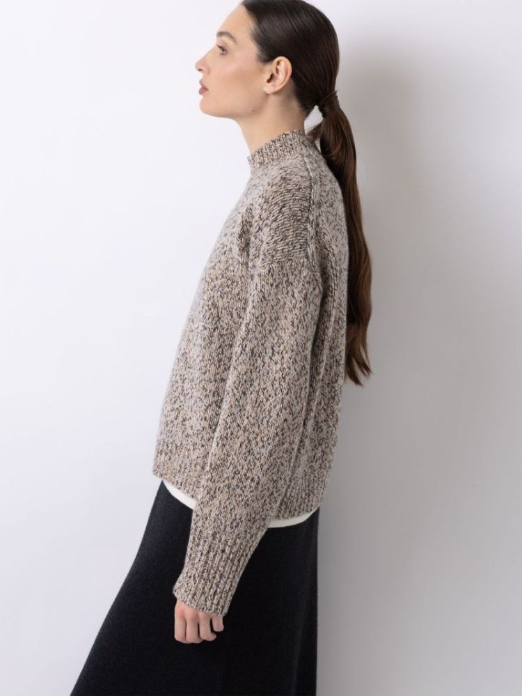  0002 CAMEL GEEL