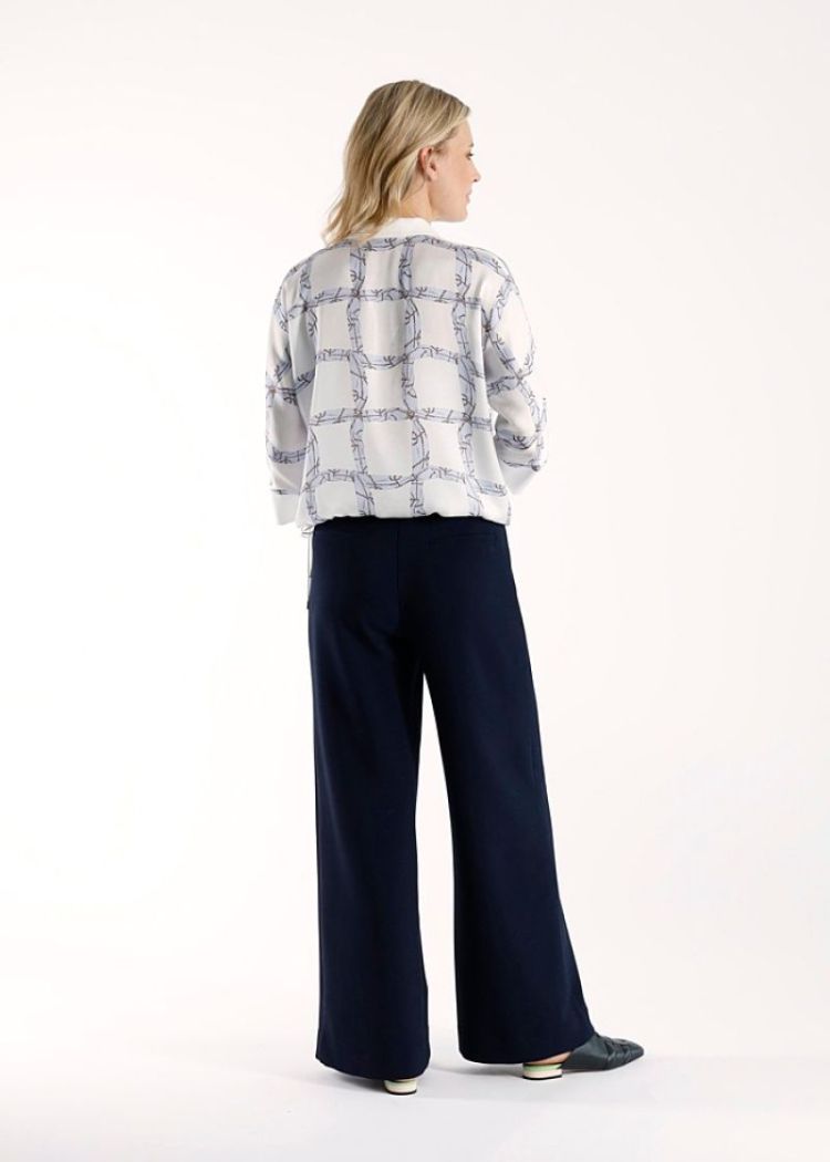  605 L.BLAUW
