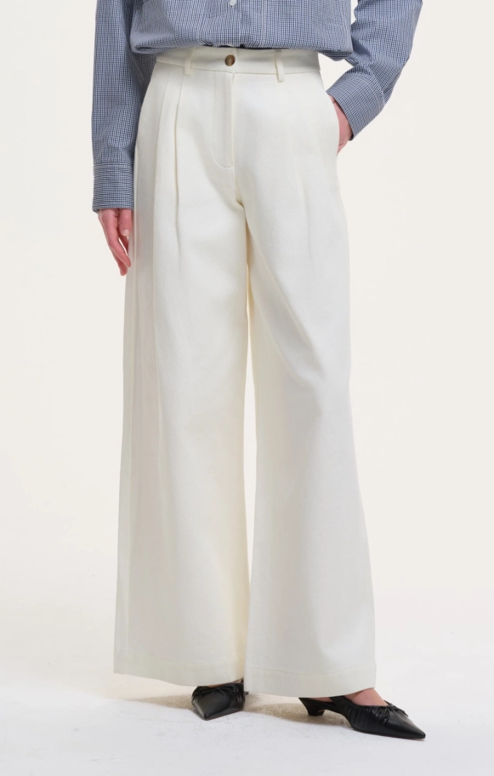 OFF-WHITE