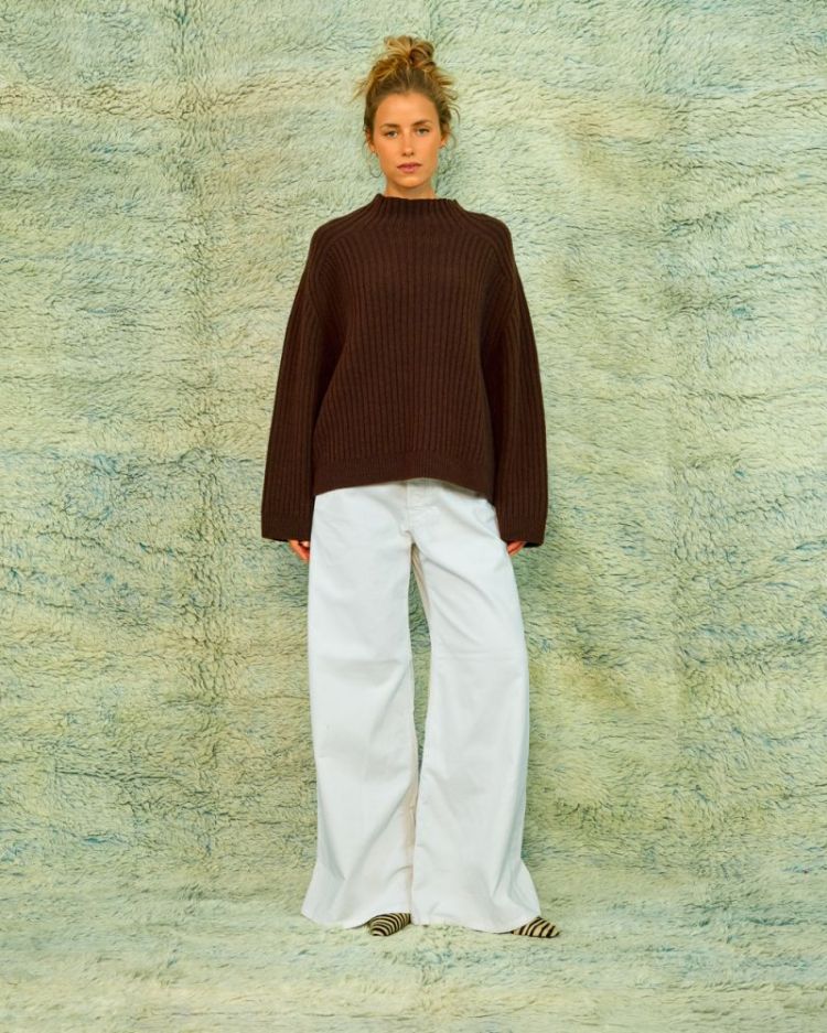 200 D.BROWN